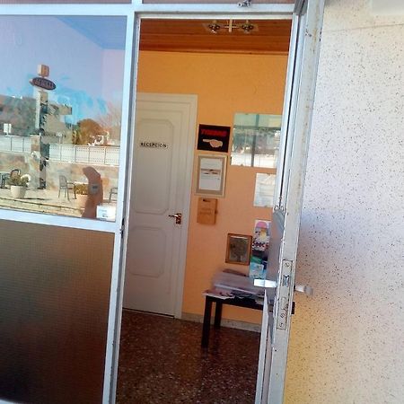 Hostal Lleida 卡拉费尔 外观 照片